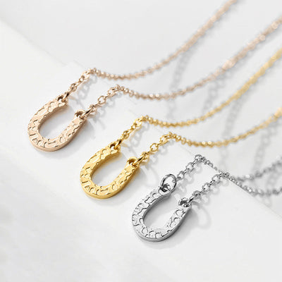 Halskæde med vedhæng i form af en lamia | 18k guld - DK BUTIK