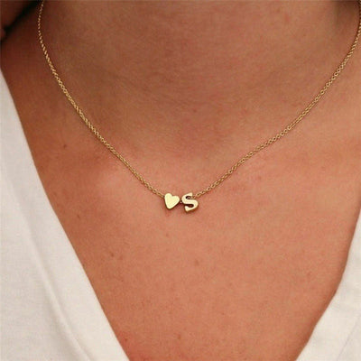 navnesmykke med initialen Ria | 18k Guld - DK BUTIK