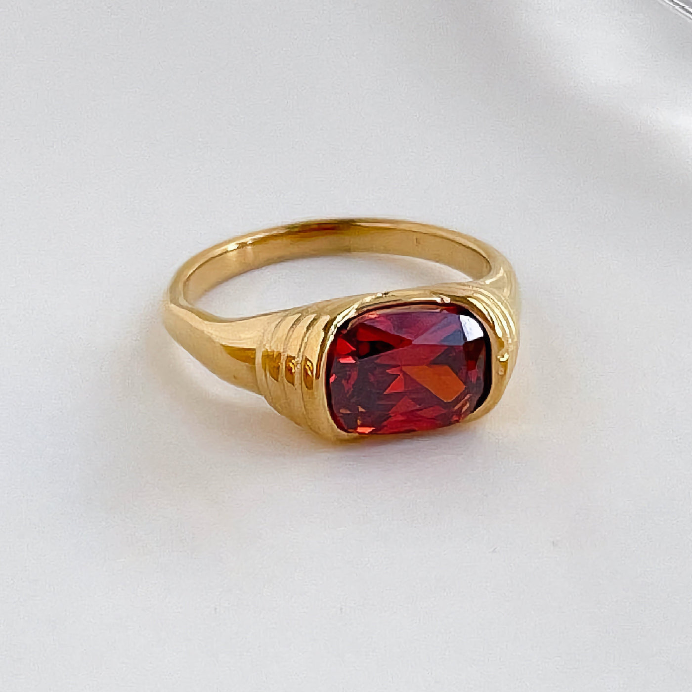Arv Ring i Karminfarve | 18k Guld - DK BUTIK