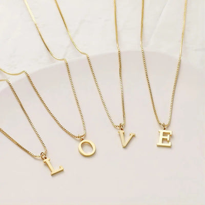 Halskæde med kærlighedsbrev-initialer | Guld 18k - DK BUTIK