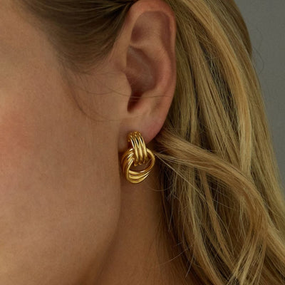 Luna Lagdelt Øreringe | 18k Guld - DK BUTIK