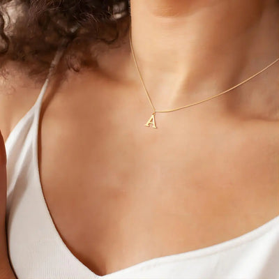 Halskæde med kærlighedsbrev-initialer | Guld 18k - DK BUTIK