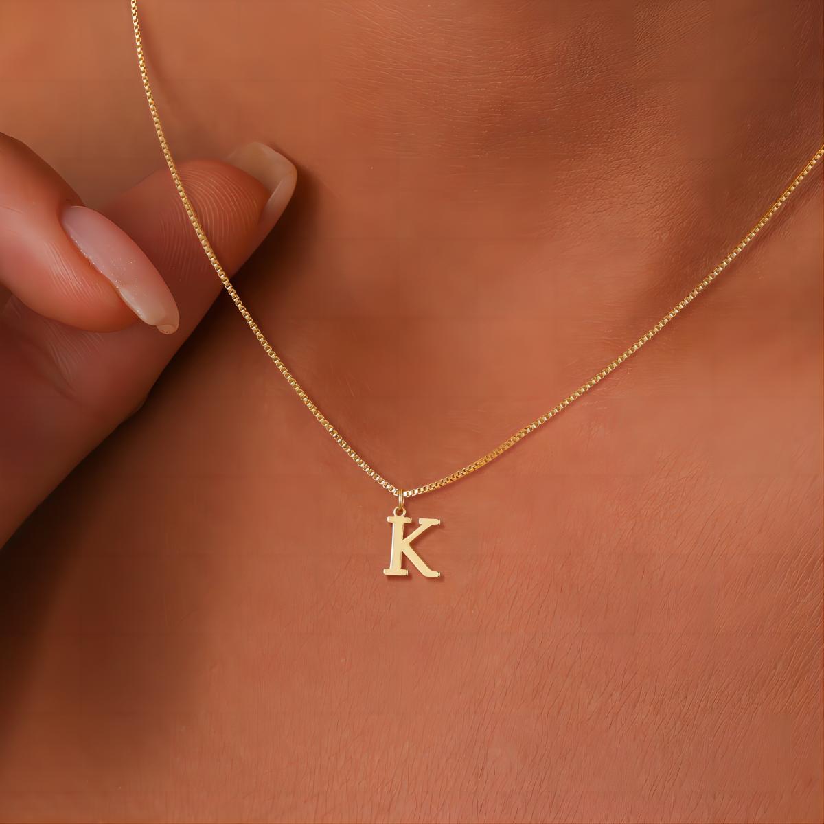 Halskæde med kærlighedsbrev-initialer | Guld 18k - DK BUTIK