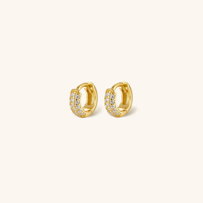 Opdag de unikke huggies øreringe Amy | 18k guld - DK BUTIK