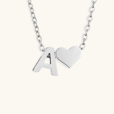 navnesmykke med initialen Ria | 18k Guld - DK BUTIK