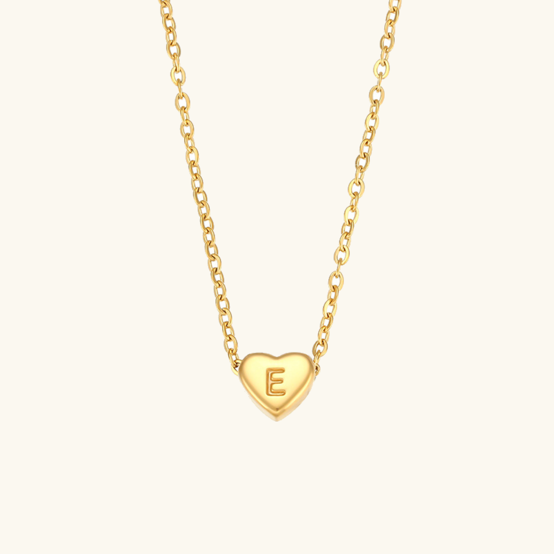 halskæde med hjerteinitial | 18k Guld - DK BUTIK