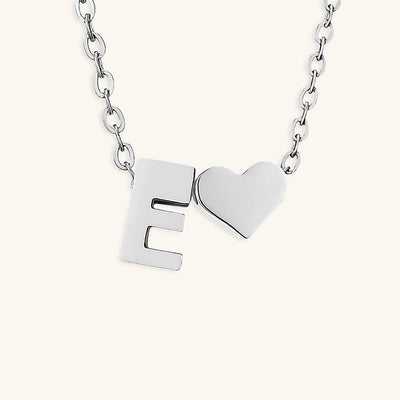 navnesmykke med initialen Ria | 18k Guld - DK BUTIK