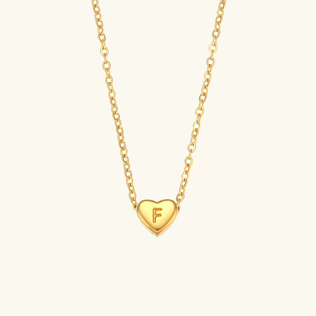 halskæde med hjerteinitial | 18k Guld - DK BUTIK