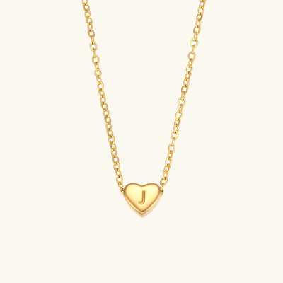 halskæde med hjerteinitial | 18k Guld - DK BUTIK