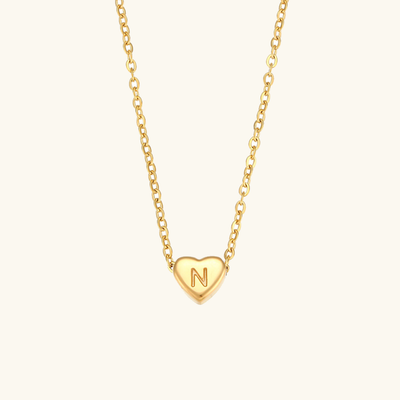 halskæde med hjerteinitial | 18k Guld - DK BUTIK