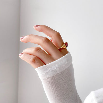 Arv Ring i Karminfarve | 18k Guld - DK BUTIK