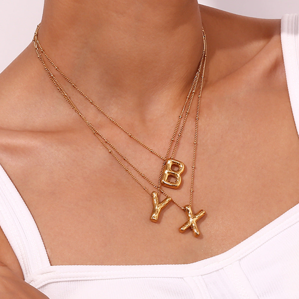 næsepynt med initialer | 18k Guld - DK BUTIK