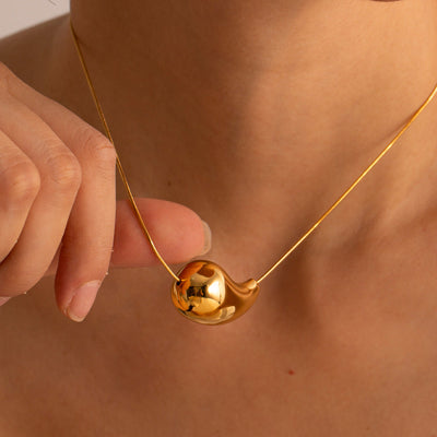 Sandy Halskæde med Dråbe | 18k Guld - DK BUTIK
