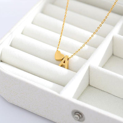 navnesmykke med initialen Ria | 18k Guld - DK BUTIK