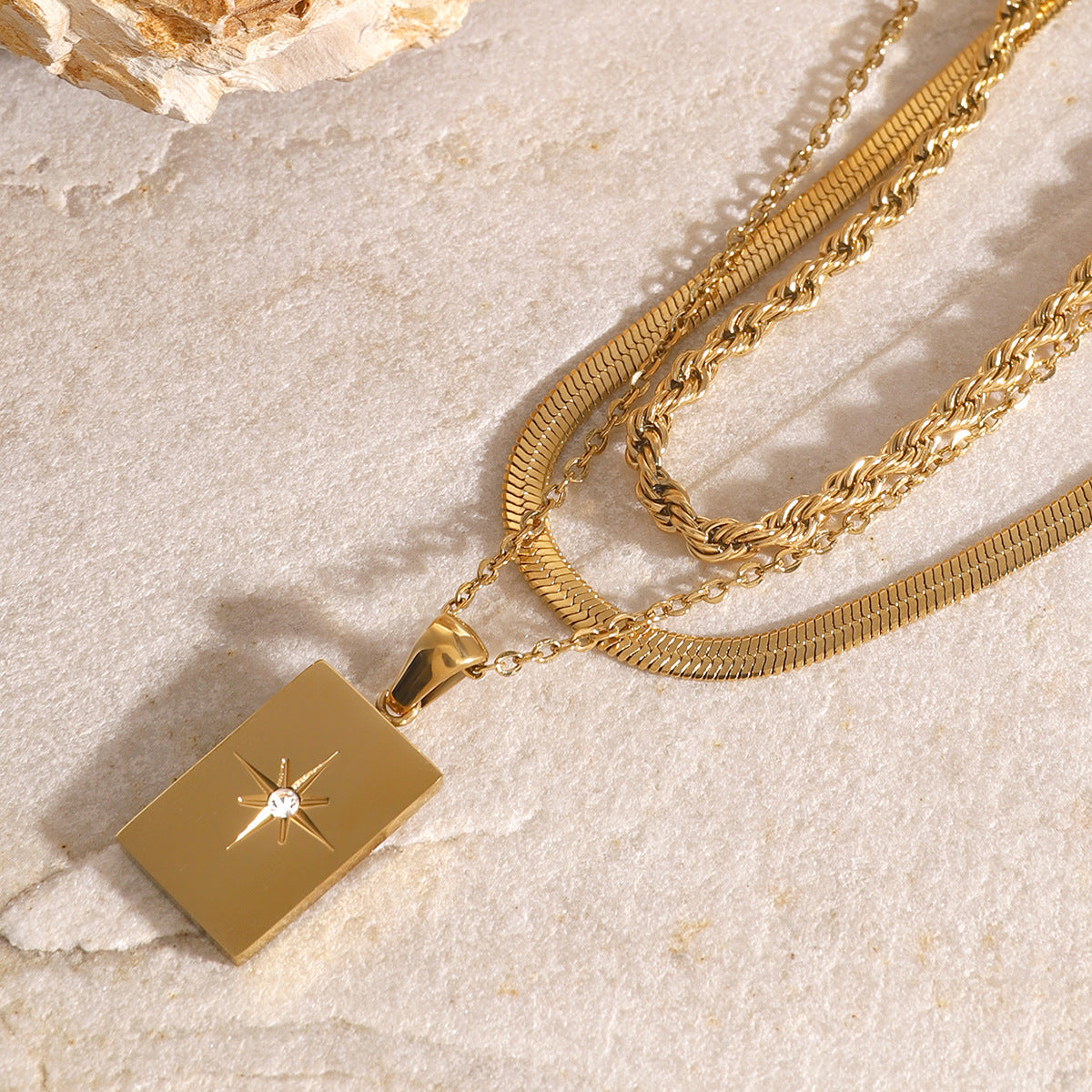 Lagdelte Halskæde Raphael | 18k Guld - DK BUTIK