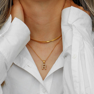 Fiona Lagenweise Initialer Halskæde |  18k Guld - DK BUTIK