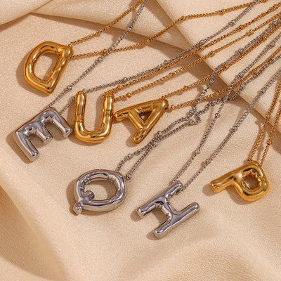 næsepynt med initialer | 18k Guld - DK BUTIK