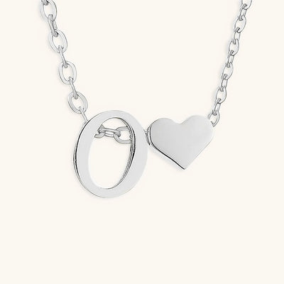 navnesmykke med initialen Ria | 18k Guld - DK BUTIK