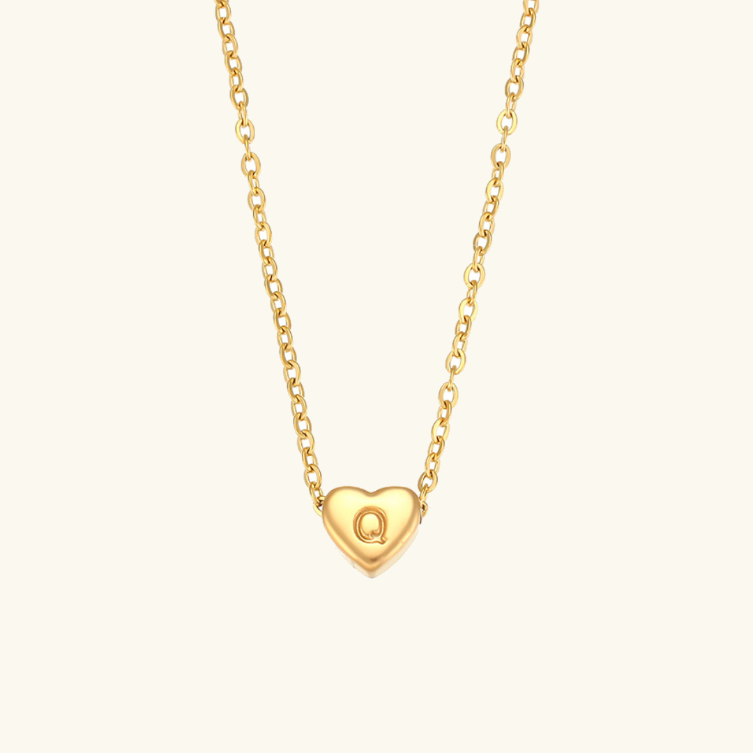 halskæde med hjerteinitial | 18k Guld - DK BUTIK