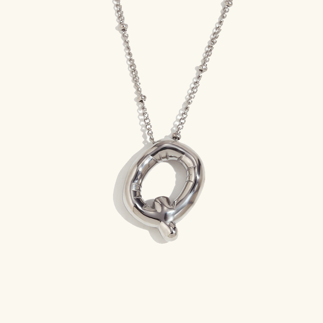 næsepynt med initialer | 18k Guld - DK BUTIK