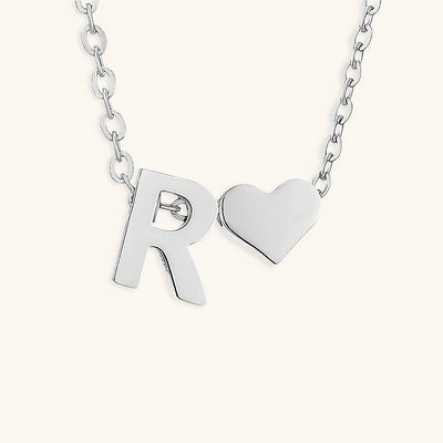 navnesmykke med initialen Ria | 18k Guld - DK BUTIK