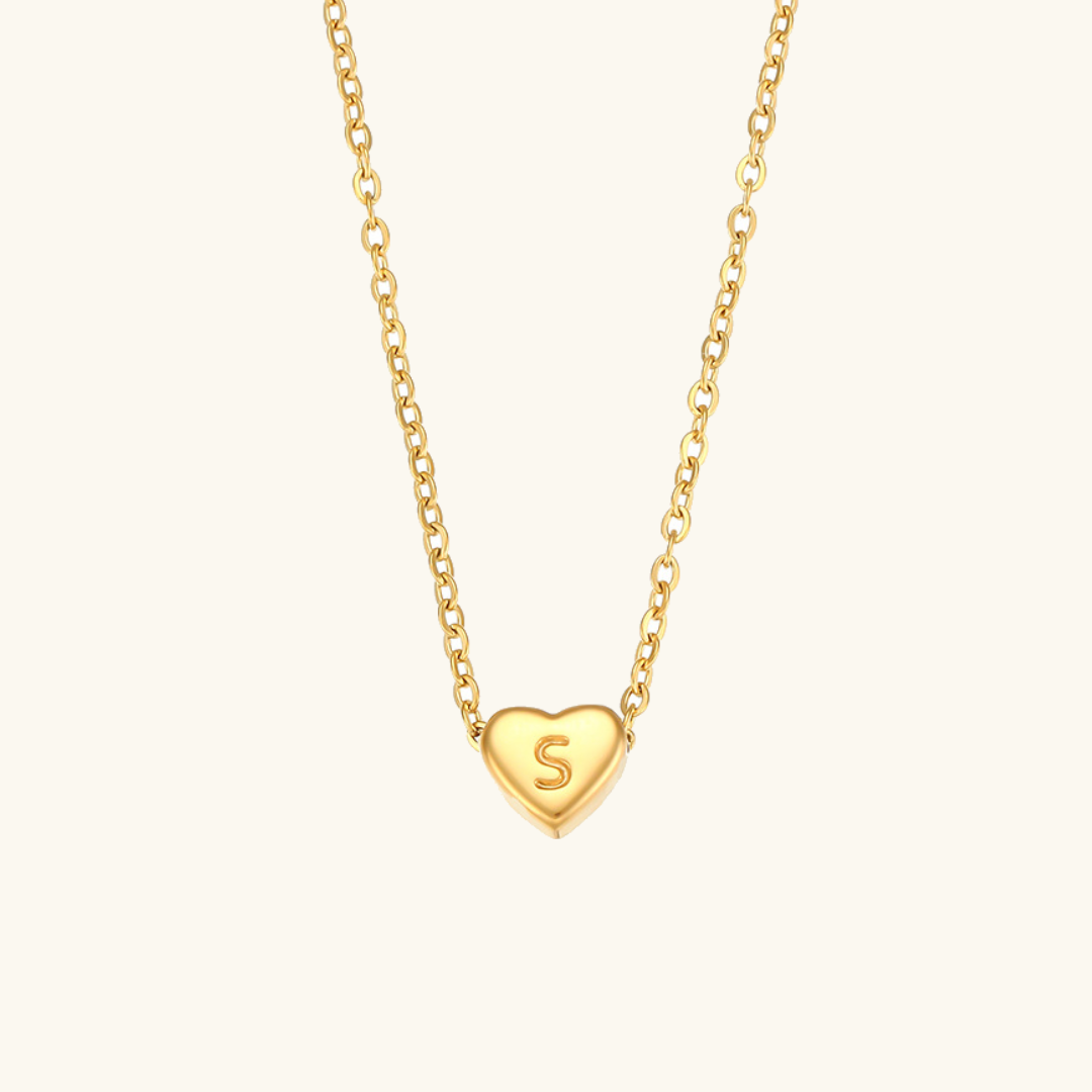 halskæde med hjerteinitial | 18k Guld - DK BUTIK