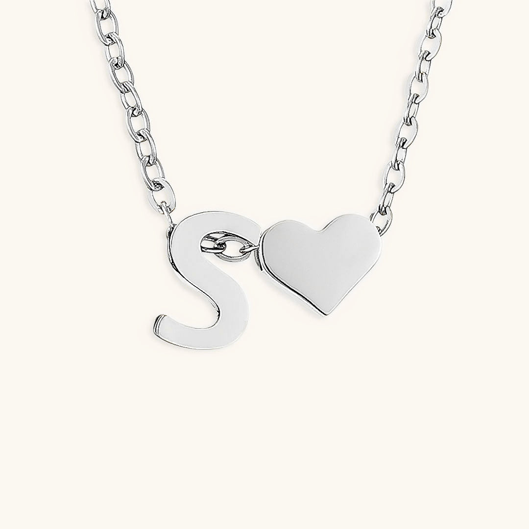 navnesmykke med initialen Ria | 18k Guld - DK BUTIK