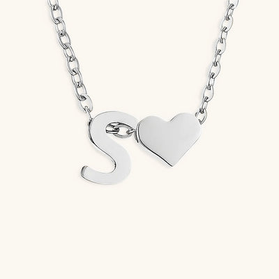 navnesmykke med initialen Ria | 18k Guld - DK BUTIK