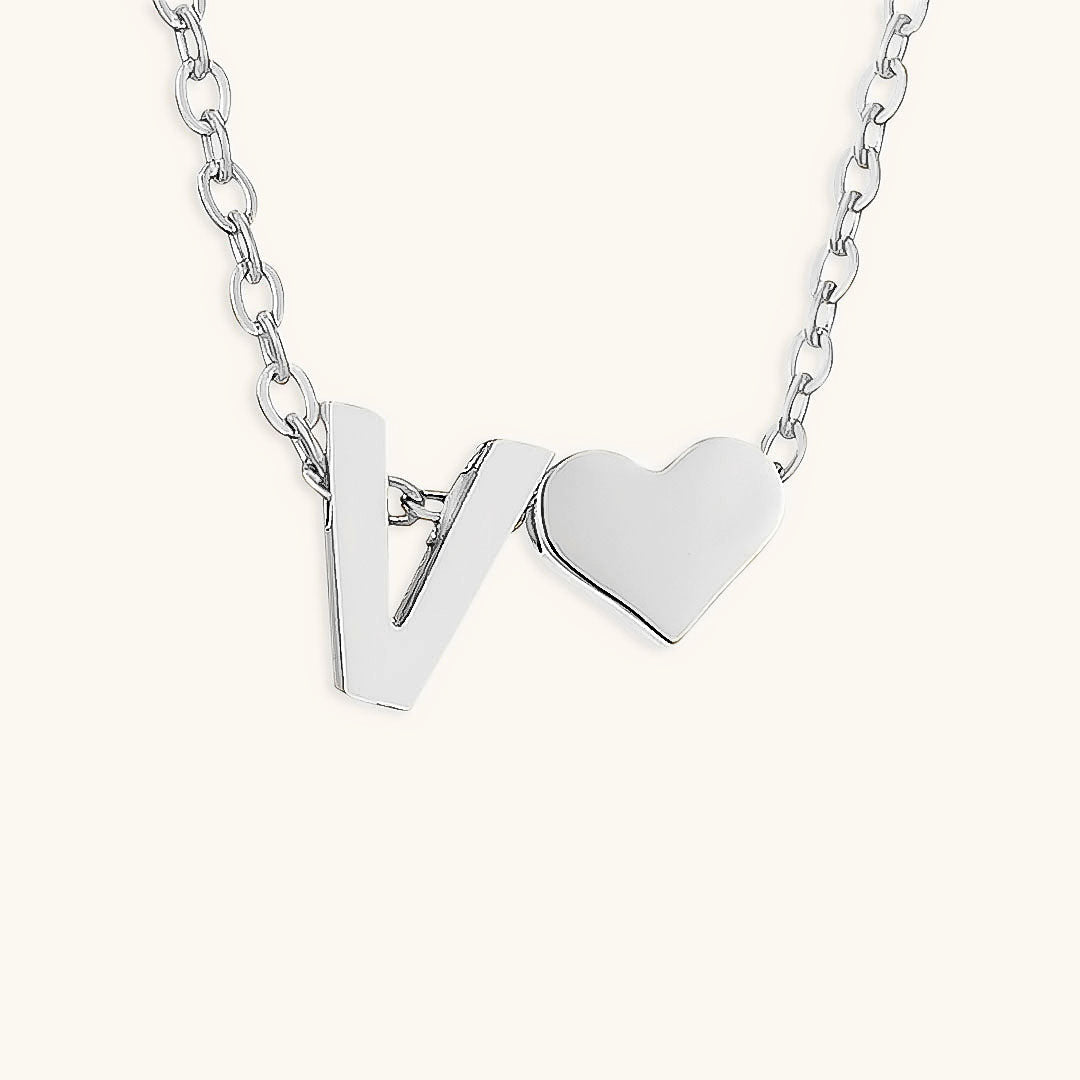 navnesmykke med initialen Ria | 18k Guld - DK BUTIK