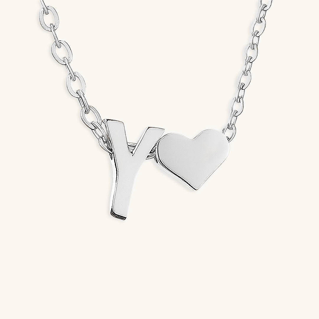 navnesmykke med initialen Ria | 18k Guld - DK BUTIK